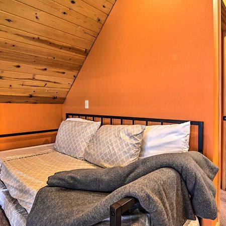 Spacious Log Cabin With Fire Pit And Game Room! 尤里卡斯普林斯 外观 照片