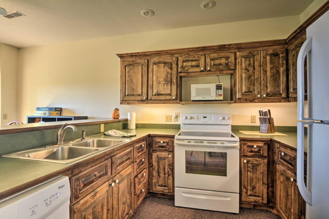 Spacious Log Cabin With Fire Pit And Game Room! 尤里卡斯普林斯 外观 照片