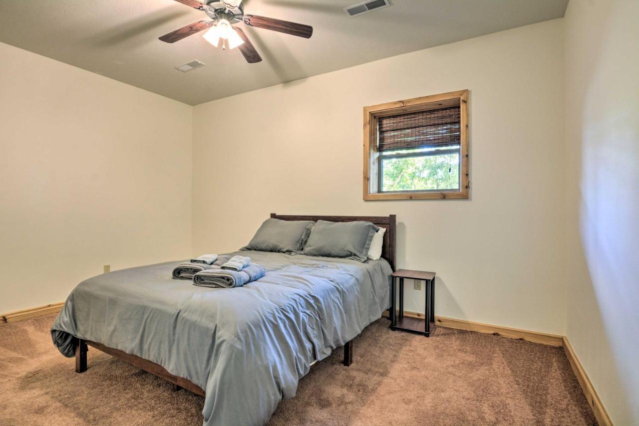 Spacious Log Cabin With Fire Pit And Game Room! 尤里卡斯普林斯 外观 照片